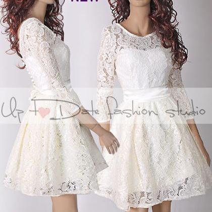 Plus Size reception /ivory bridesma..