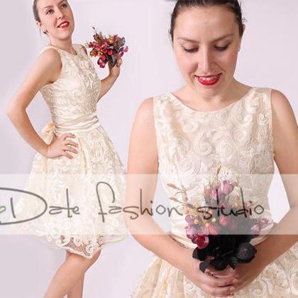 Wedding/short sleeveless lace dress..