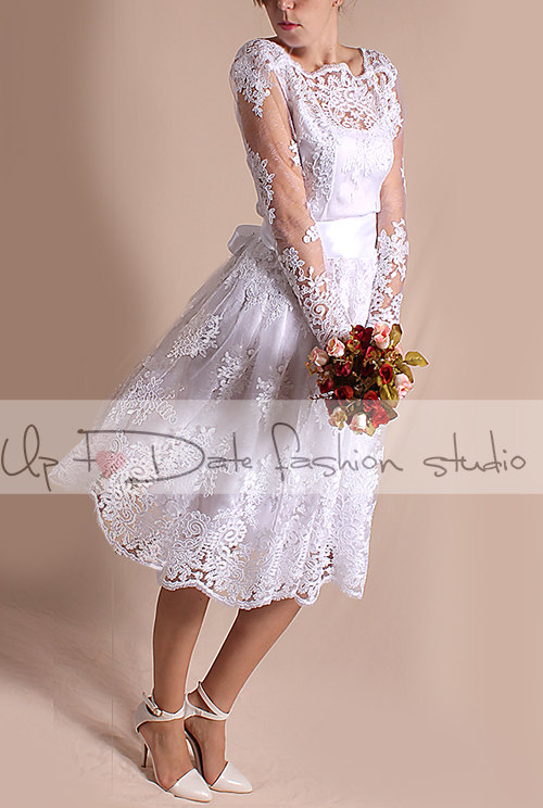 Short Wedding Lace Dress/open Back/ Bridal Gown With Sleeve/party Dress