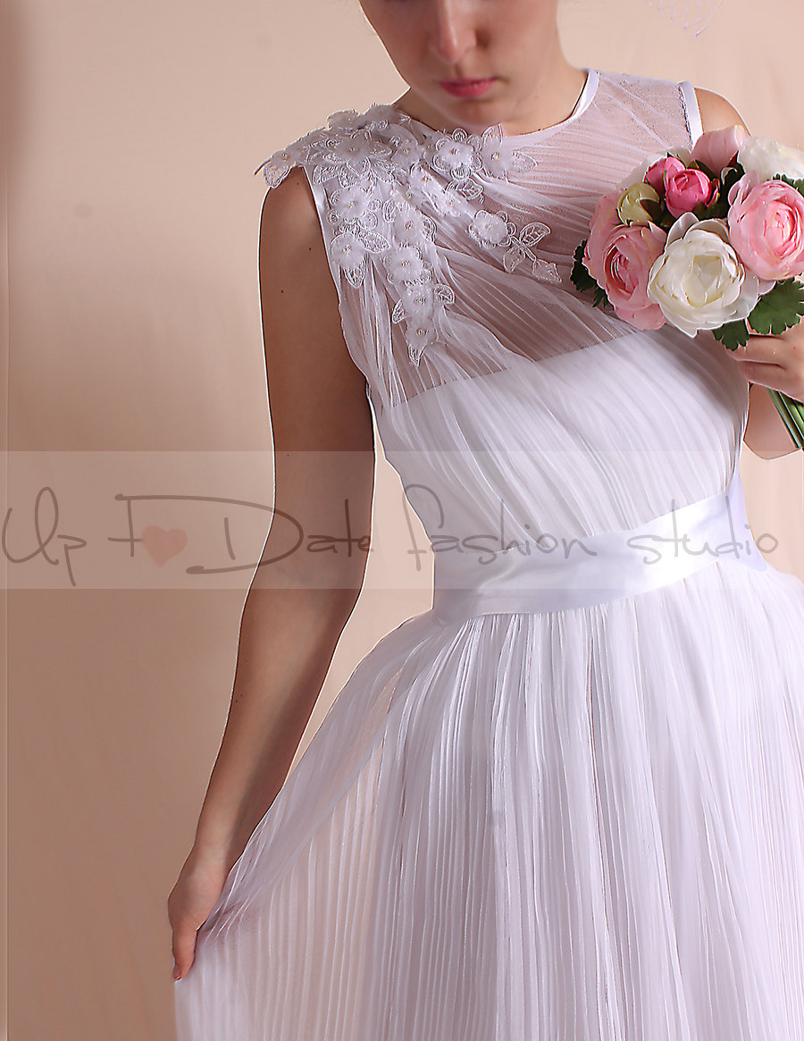 Unique/plus Size/ Floral Lace Applique Dress/wedding / Bridal Draped Tulle Long A-line Dress/custom Made