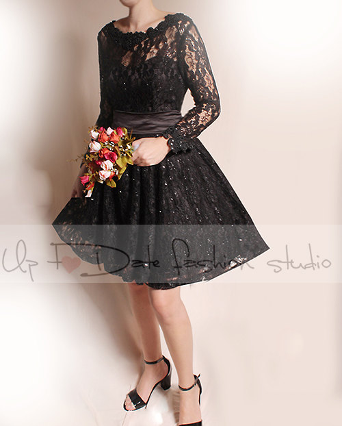 Plus Size Short Black /wedding Lace Dresses / Long Sleeves Bridal Gown