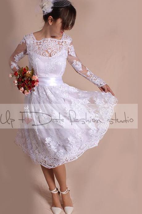Plus Size short wedding party/reception dress / lace / knee length/ Bridal Gown
